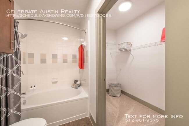 Building Photo - Gallery at Turtle Creek