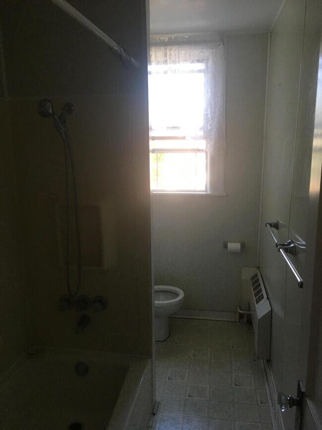Building Photo - 3123 Chesterfield Ave