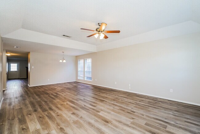 Building Photo - 4813 Cable Dr