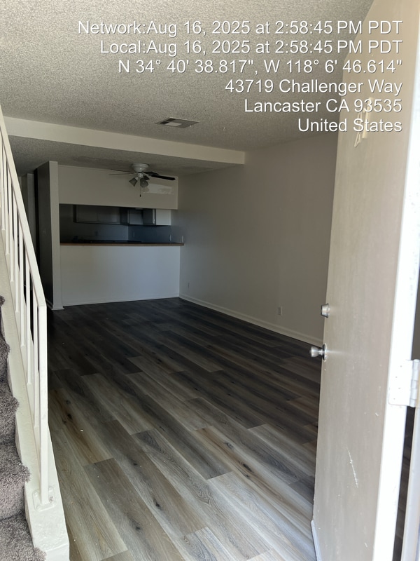 Primary Photo - 43711 Challenger Way
