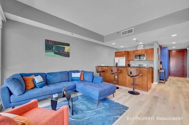 Building Photo - 4525 Dean Martin Dr