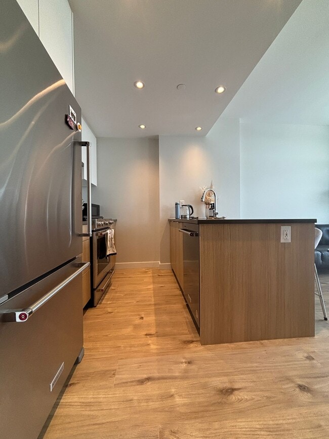 Photo du bâtiment - 3430 E Kent Av S