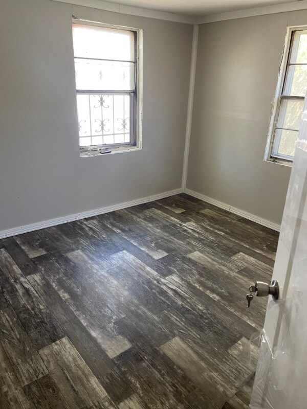 Foto del edificio - 1379 Railroad St
