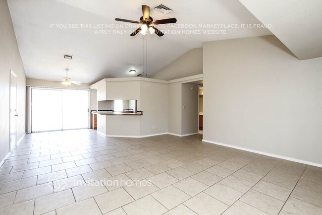 Building Photo - 5704 W Villa Theresa Dr