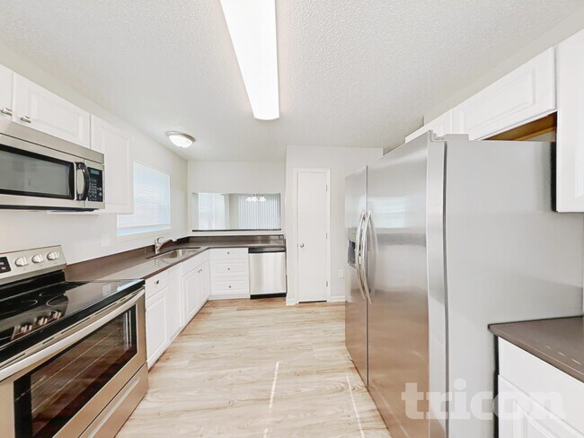 Foto del edificio - 5725 Becton Park Dr