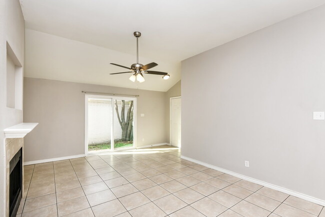 Building Photo - 6710 Silver Sage Dr