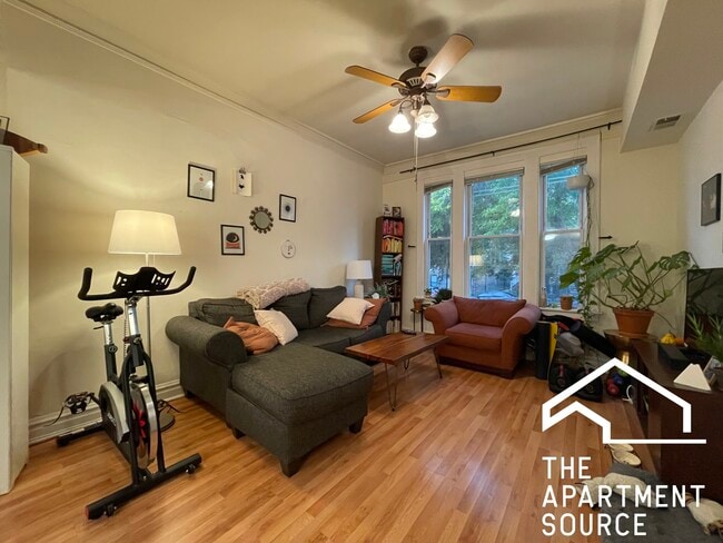 Foto del edificio - 3052 W George St