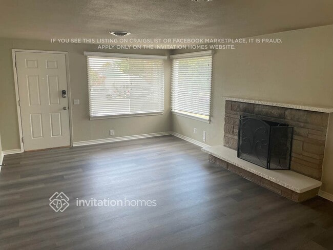 Building Photo - 2735 Locust Ave W