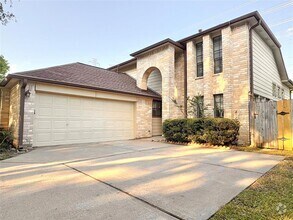 Building Photo - 1935 Creekshire Dr