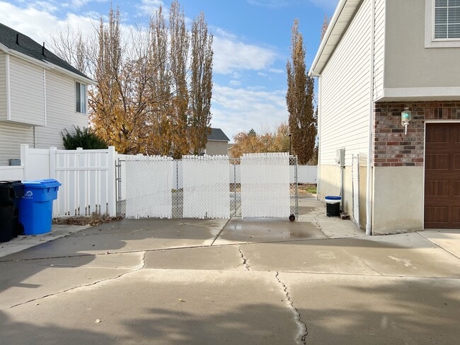 Building Photo - 1339 N 550 W