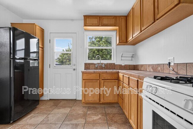 Foto del edificio - 626 Brightwood Ave