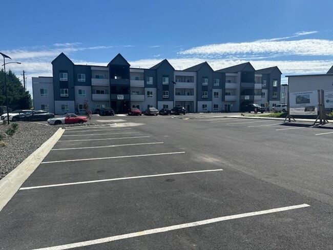 Building Photo - Now Leasing Building Modern Heights Apartments