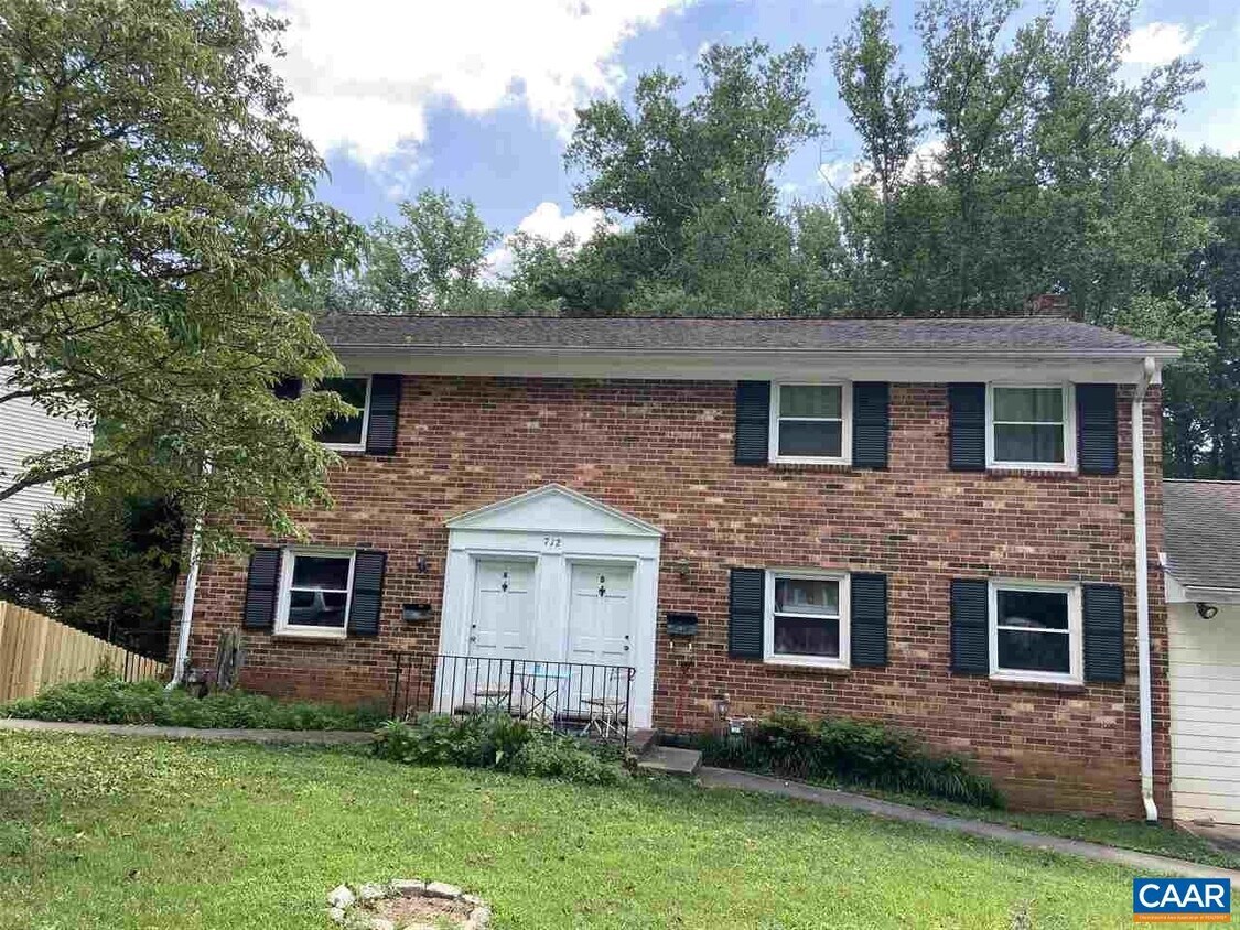 Foto principal - 712 Rockcreek Rd
