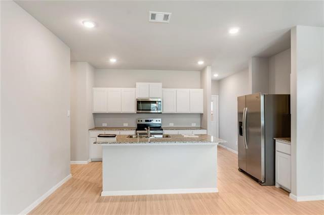 Foto del edificio - 3137 Pecan Farm Ln