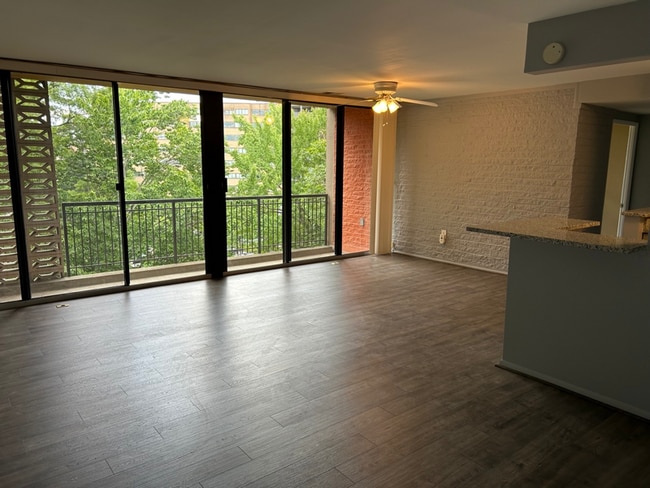 Photo - 12 S Van Dorn St Apartment