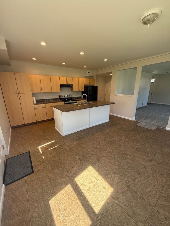 Foto del edificio - 2 Bd / 1 Bth Rehabbed Twin