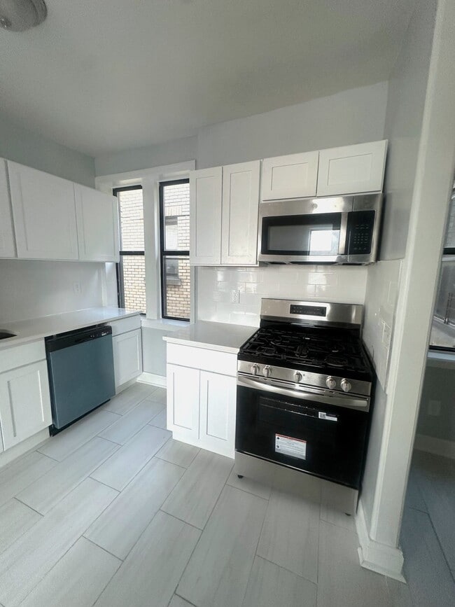 Building Photo - 119 - Golden Crest 119 60th Street, LLC