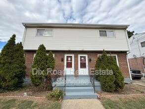 Building Photo - 810-812 N University Blvd