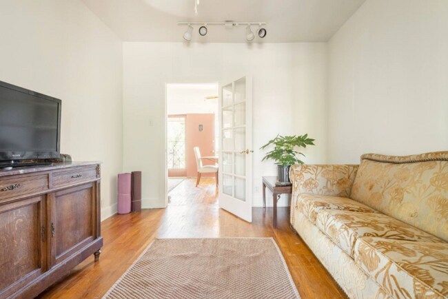 Foto del edificio - 363 E Windsor Ave
