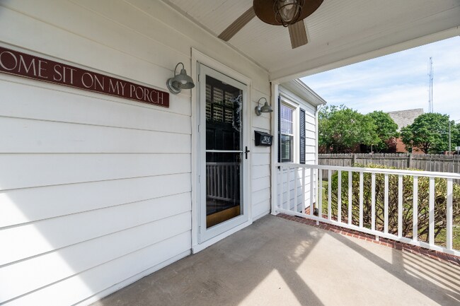 Building Photo - 304 Hammond St