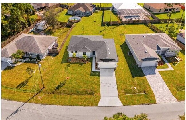 Foto del edificio - 872 SW Harvard Rd