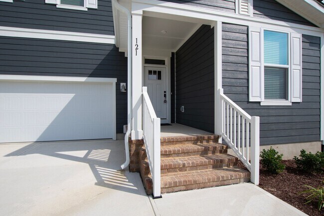 Building Photo - New Construction - 5 bedroom 3 bath home i...