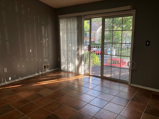 Foto del edificio - 66 Lindsey Ct