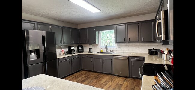 Foto del edificio - 3714 Cozy Ct