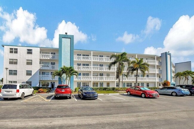 Photo - 2044 Exeter C Apartment