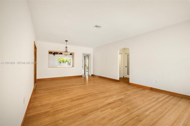 Foto del edificio - 2431 Overbrook St
