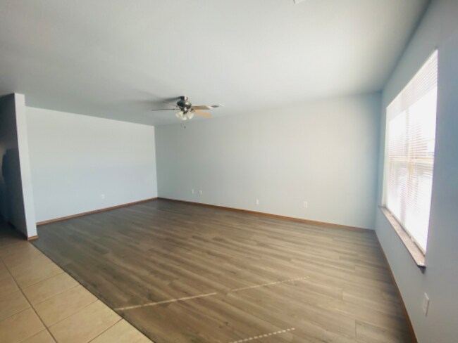 Foto del edificio - 407 E Marietta Ct