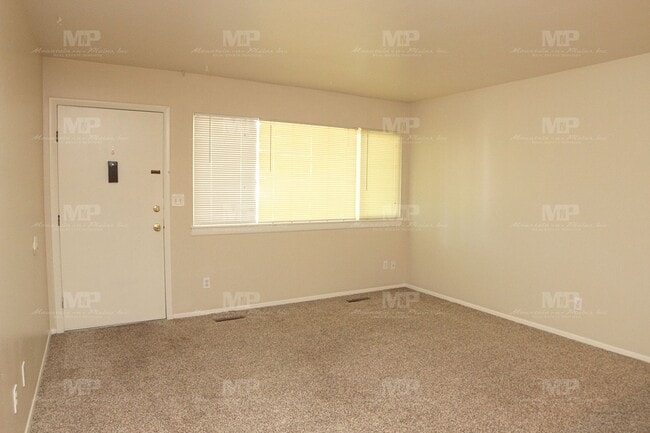 Building Photo - 1618 Edora Rd