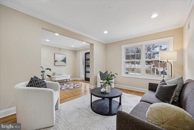 Foto del edificio - 4902 De Russey Pkwy