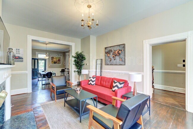 Building Photo - 138 W Clay St