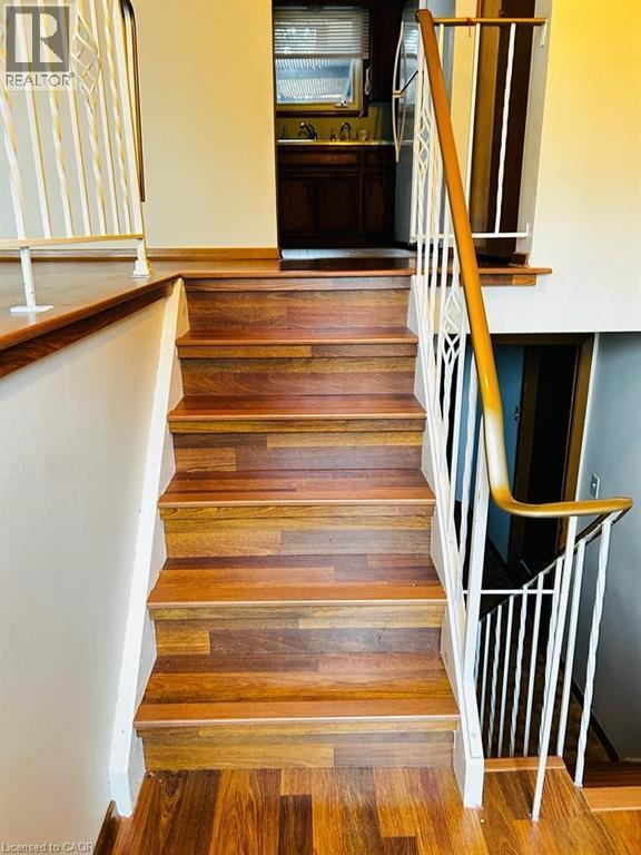 Photo du bâtiment - 402 Lakeview Dr