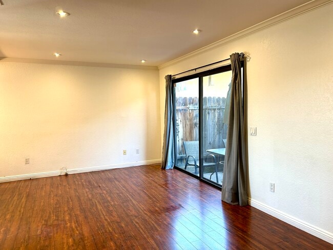 Foto del edificio - 1039 Mount Olive Dr