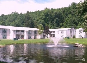 Building Photo - Emerald Pond Estates | Renovated 1 & 2 Bed...