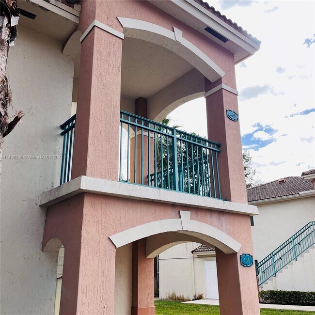 Foto del edificio - 2911 SE 13th Rd