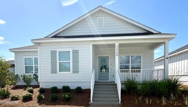 Building Photo - 2208 Warbler St