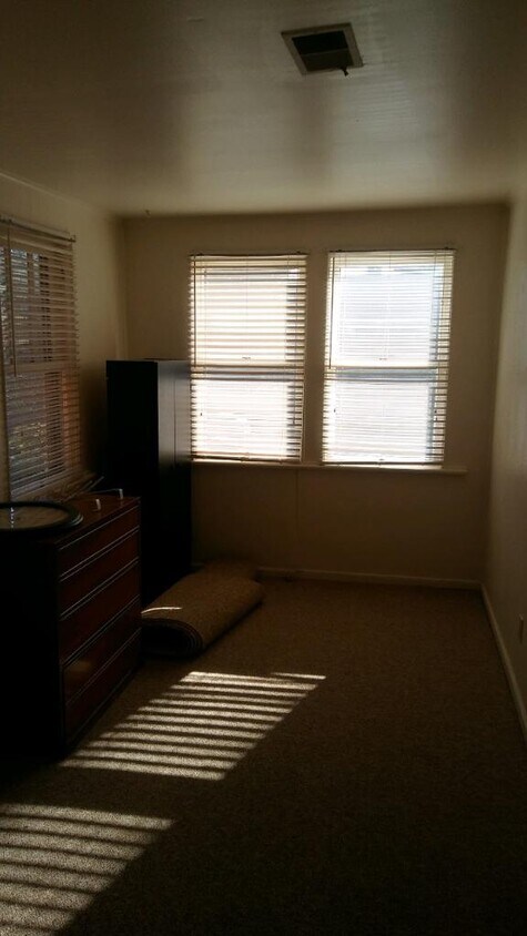 Bonus Room - 88 Price Ave