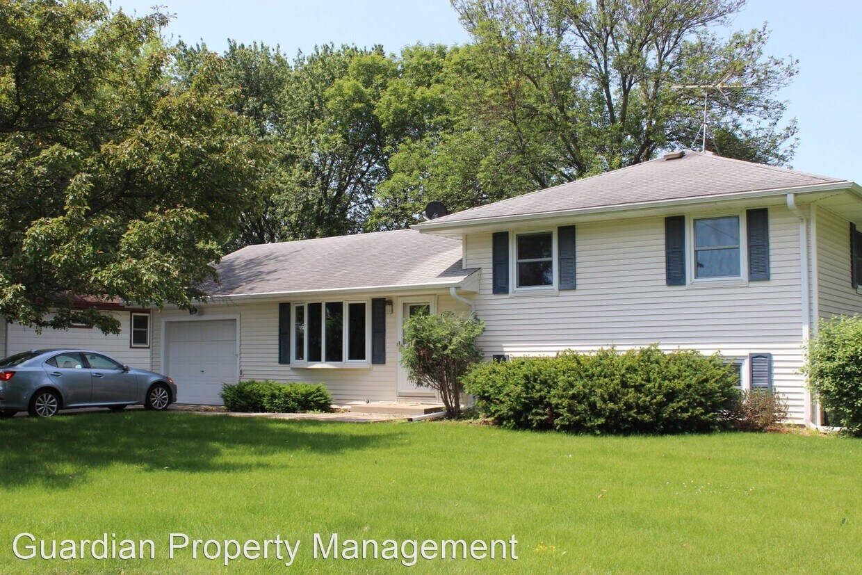 Primary Photo - 3 br, 2 bath House - 14875 Chrysler Ave W