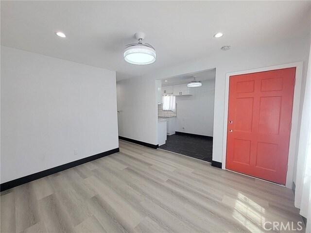 Foto del edificio - 10123 Beach St