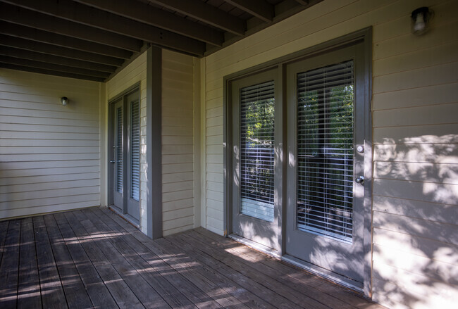 2 habitaciones, 2 baños - Patio - Enclave at Oakhurst