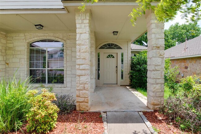 Building Photo - 3108 Lynnbrook Dr