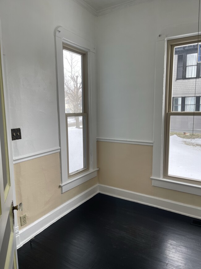 New Windows with lots of natural lighting - 438 S Main St