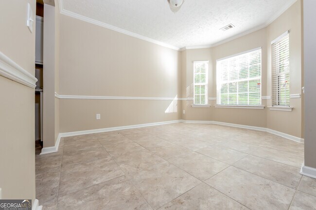Foto del edificio - 5345 Yellow Pine Dr