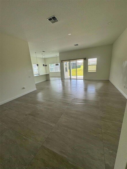 Foto del edificio - 416 Adams View Ln