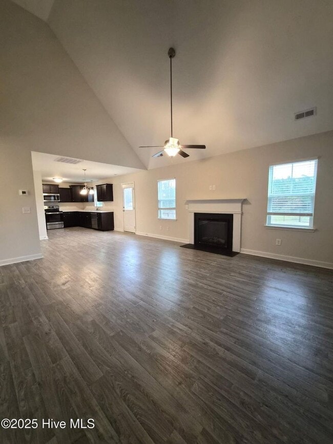 Foto del edificio - 616 Riggs Rd