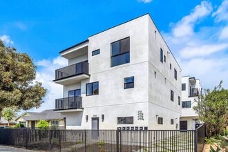 Building Photo - 4073 Saturn St
