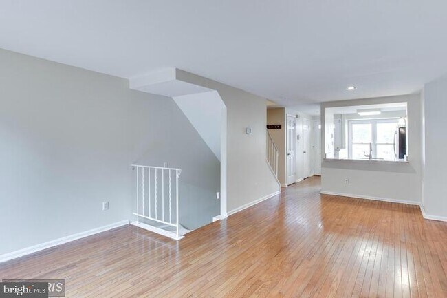 Building Photo - 7 Hawk Run Ct